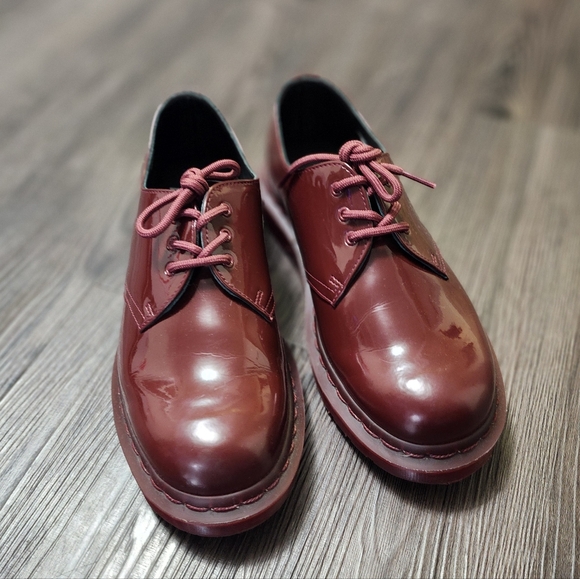 Dr. Martens Made In England mono oxblood red patent leather 1461 3-eye women's 8 - Picture 2 of 12